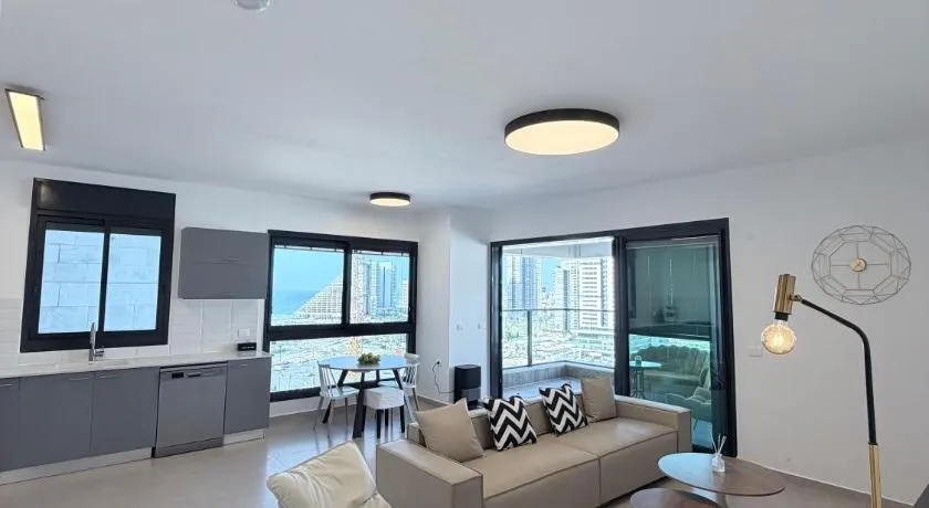Bat Yam apartment - Image 1