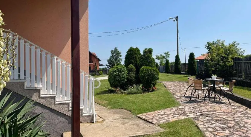 Starčević apartmani Orašac Aranđelovac OBAVEŠTENJE Proveriti raspoloživost putem poruke zbog učestalih lažnih rezervacija - Image 1