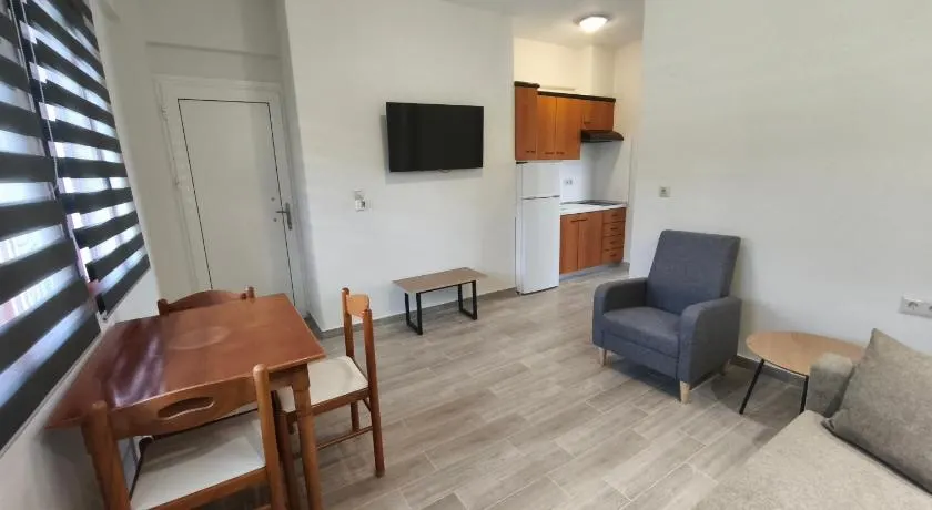 Kiparissis Apartments - Image 1