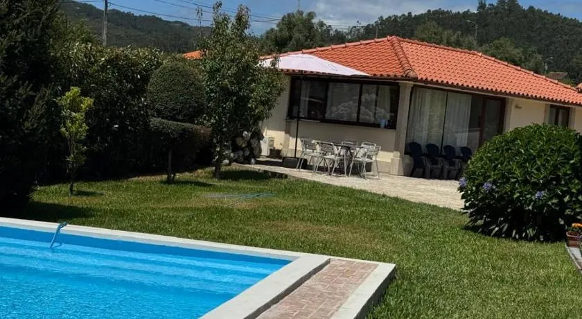 Oliveira's Little House - Image 1