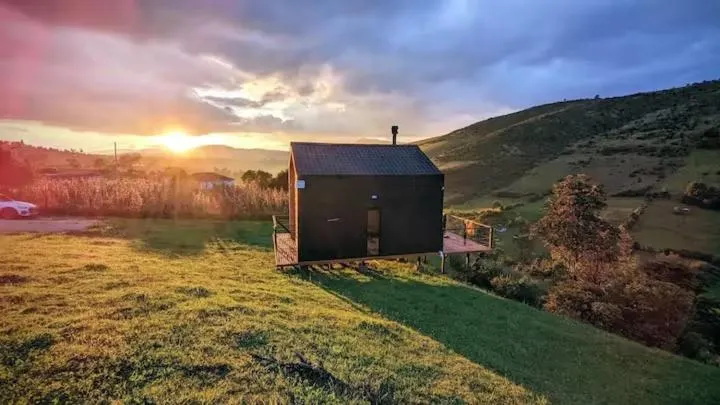 Tiny House de Madera con Vista Panoramica - Image 1
