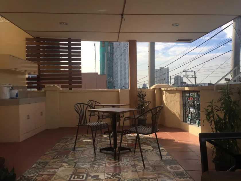 1 River Central Hostel - Image 1