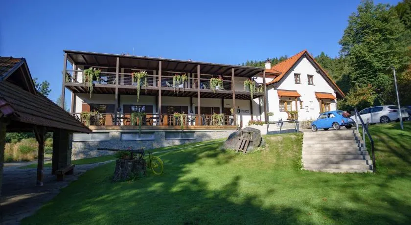 Hotel a restaurace U Vychopňů - Image 1