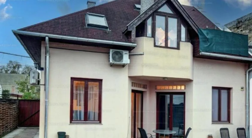 Achilles house - Image 1