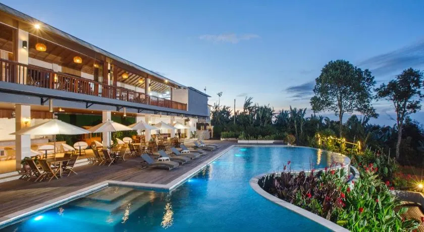 Giriwood Hotel & Villa - Image 1