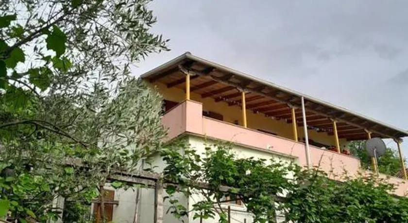 Sara & Mateo Guesthouse - Image 1