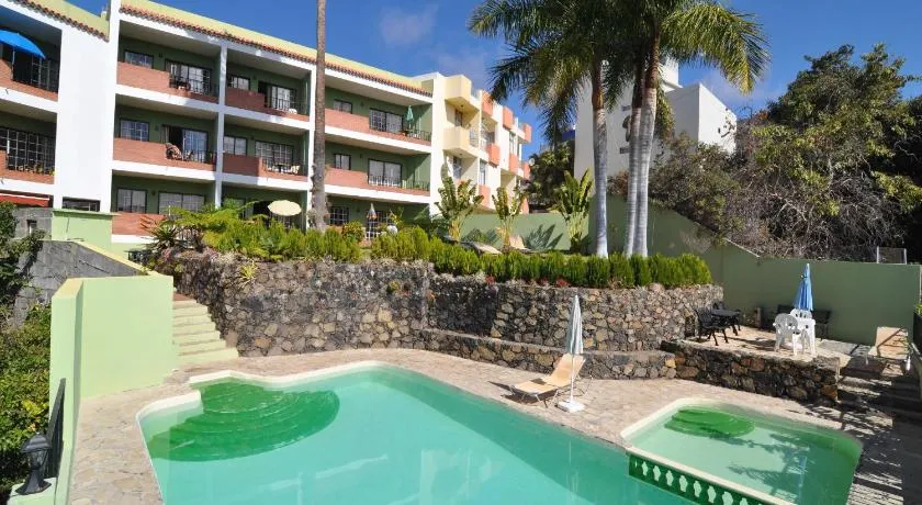 Apartamentos Atlantis - Image 1
