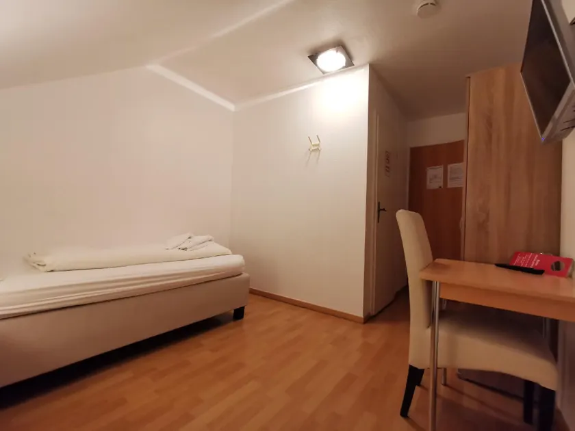 Hotel Lübecker Hof - Image 1