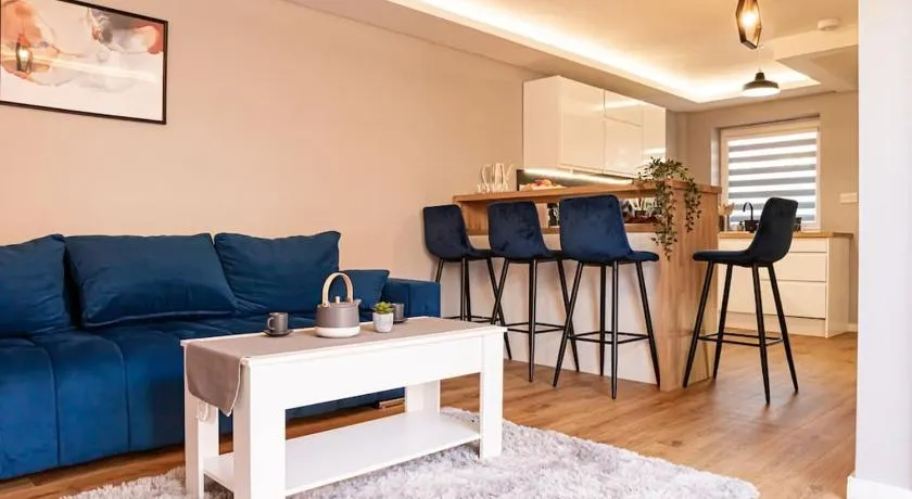 Modern 2BR House & Private Parking & Kid-friendly - Image 1
