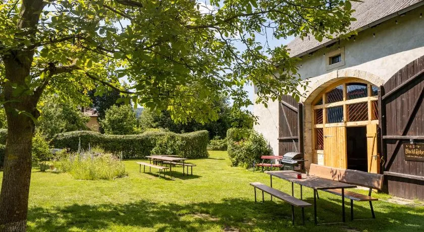 Hinterland Hostel - Image 1