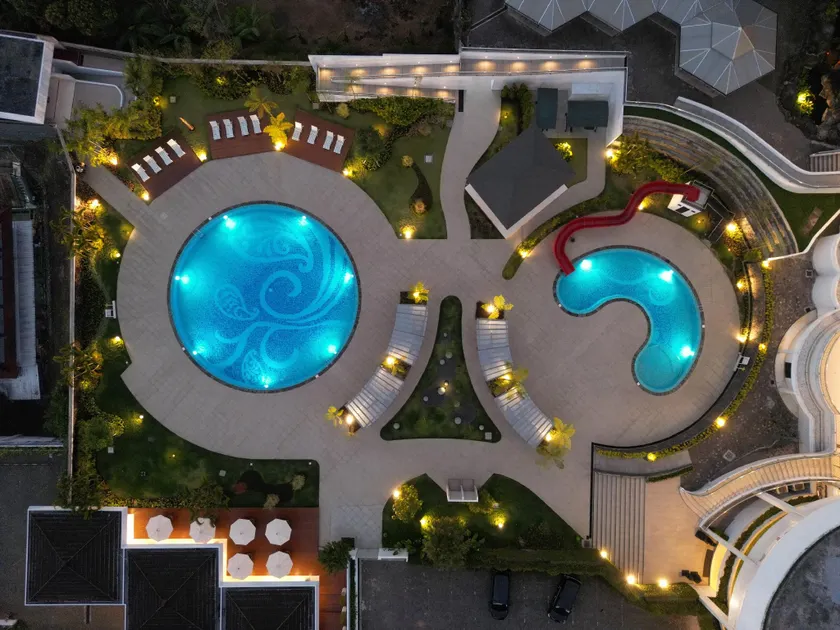 Surya Hotel & Cottages Prigen - Image 1