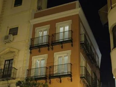 Apartamentos Sevilla Centro - Image 1