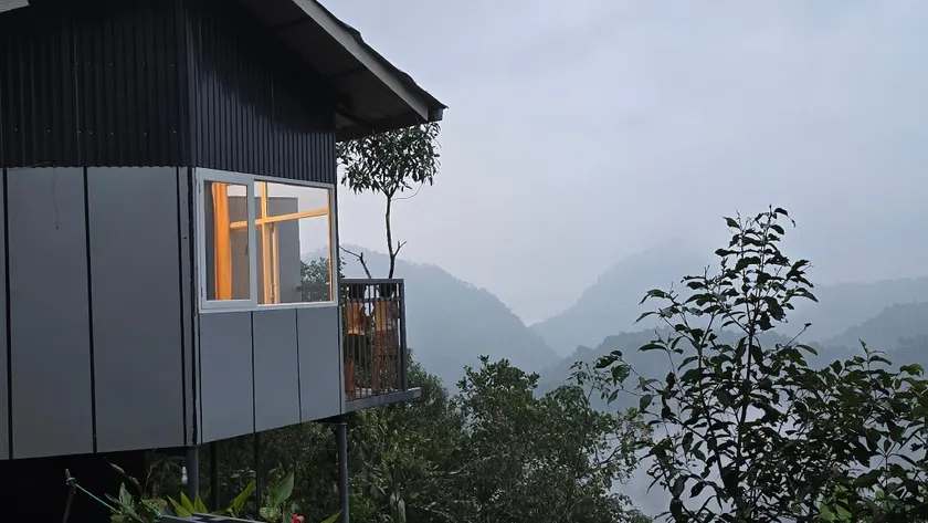 Serenehills Retreat with Hilltop pool - Image 1