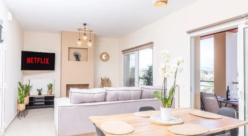 Kanalia View Apartment - Image 1