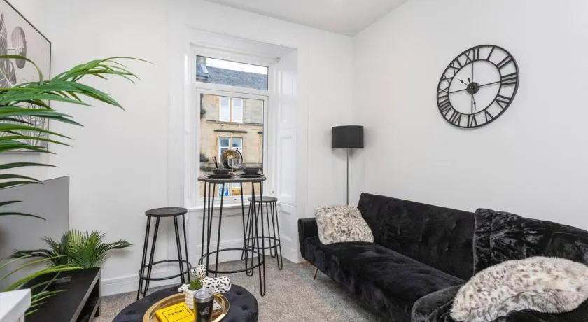 Modern 1 Bed Flat, Helensburgh. - Image 1