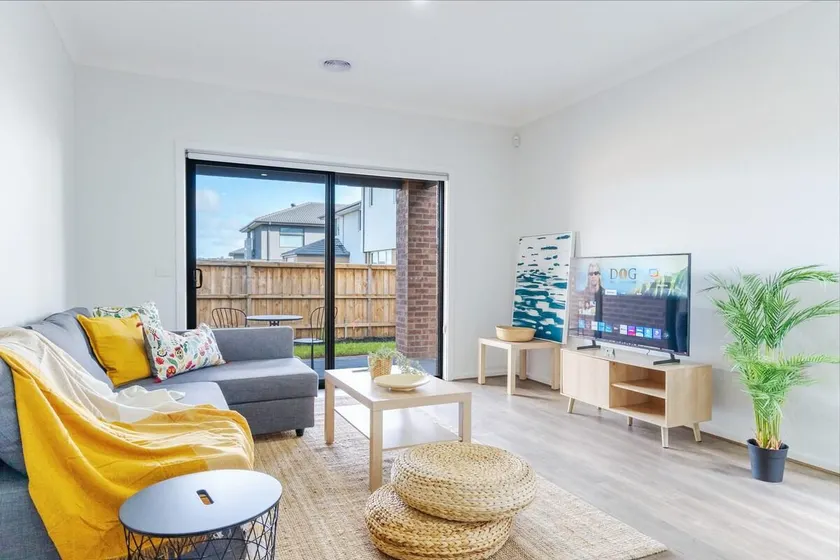 Charming 3-Bedroom Retreat in Junction Village - Image 1