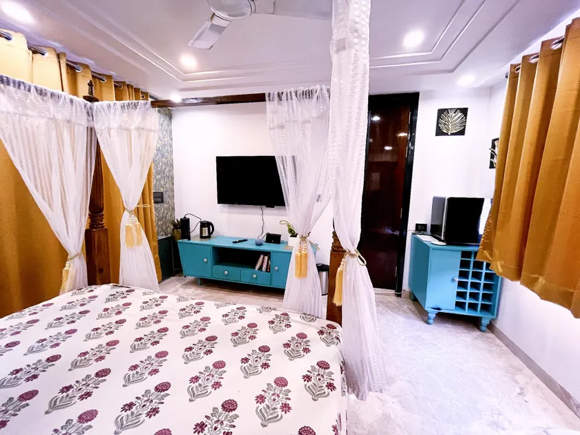 Jacuzzi-HotTub-Private Bedroom and private Terrace - Image 1