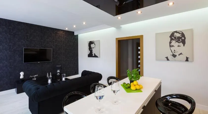 Prestige Apartamenty VINCI Centrum - Image 1