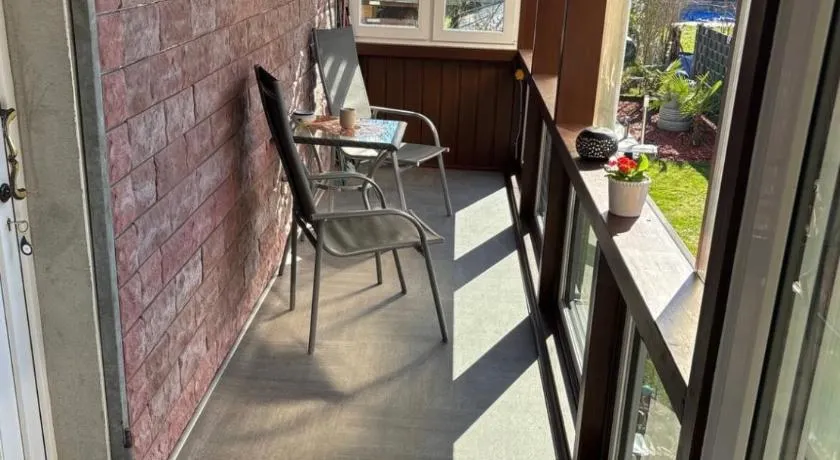 Top location central - Image 1