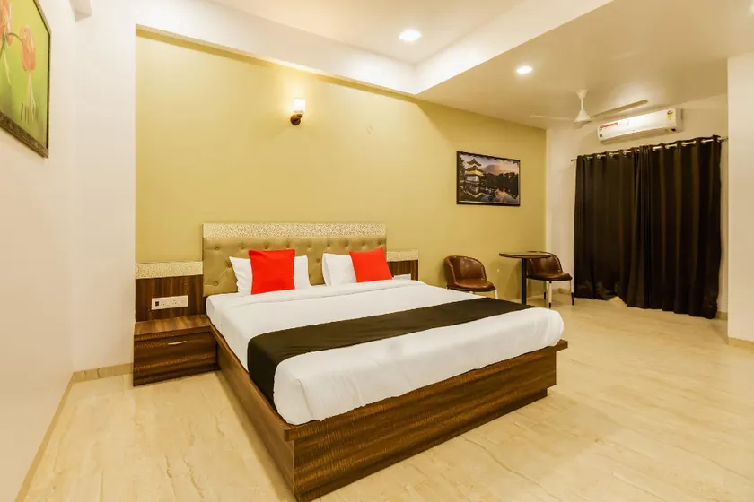 Hotel Om Inn - Talegaon Dabhade - Image 1
