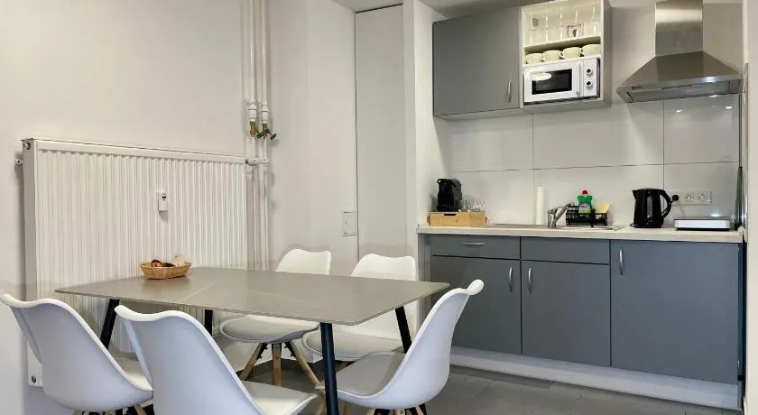 N27 City Stay - Apartment Near Main Station - 24h Self-Check-in - Image 1