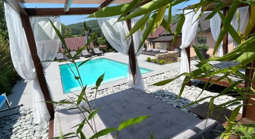 GardenLux Vrdnik - Image 1