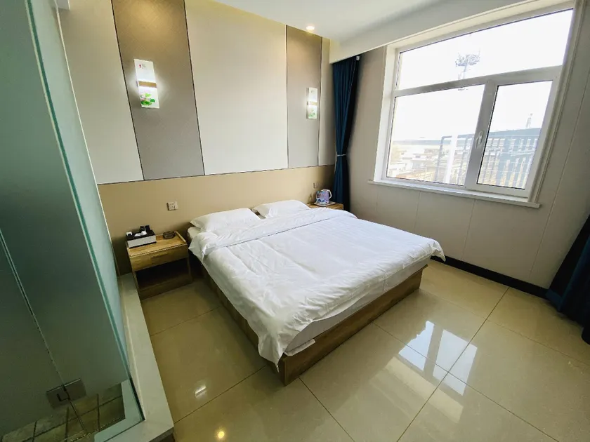 YIJIA Hotel (Tianjin Jinghai Daegu Zhuang Branch) - Image 1