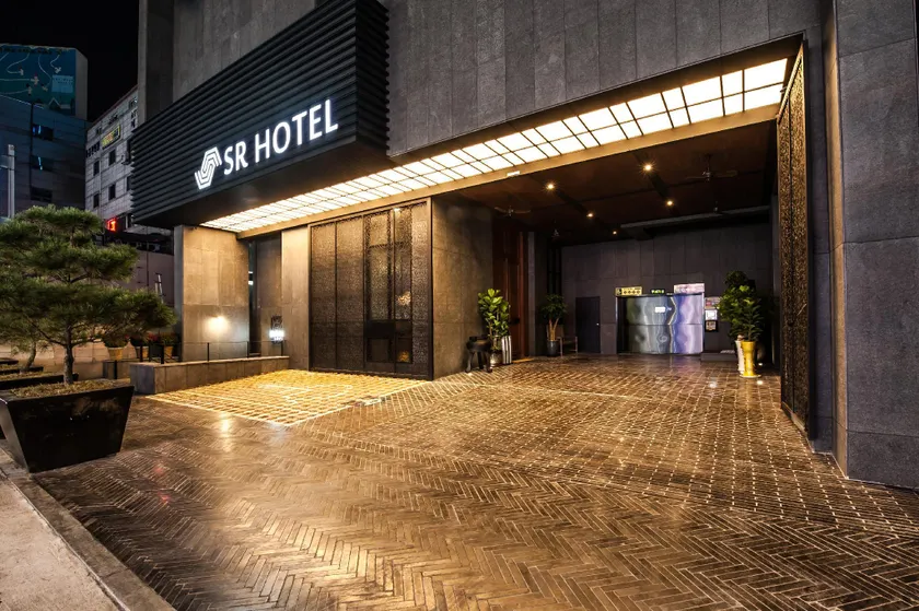 SR Hotel Sadang - Image 1