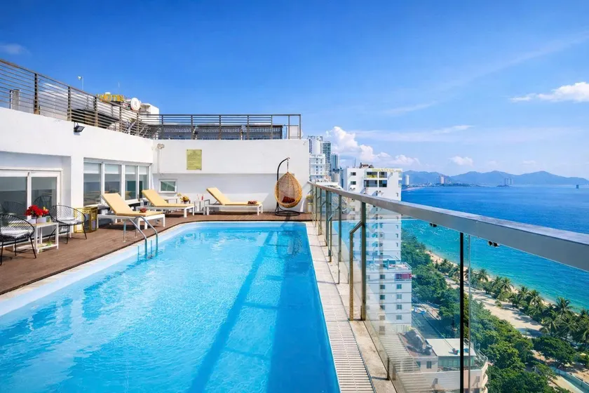 Paris Luxury Hotel & Apartment Nha Trang - Image 1