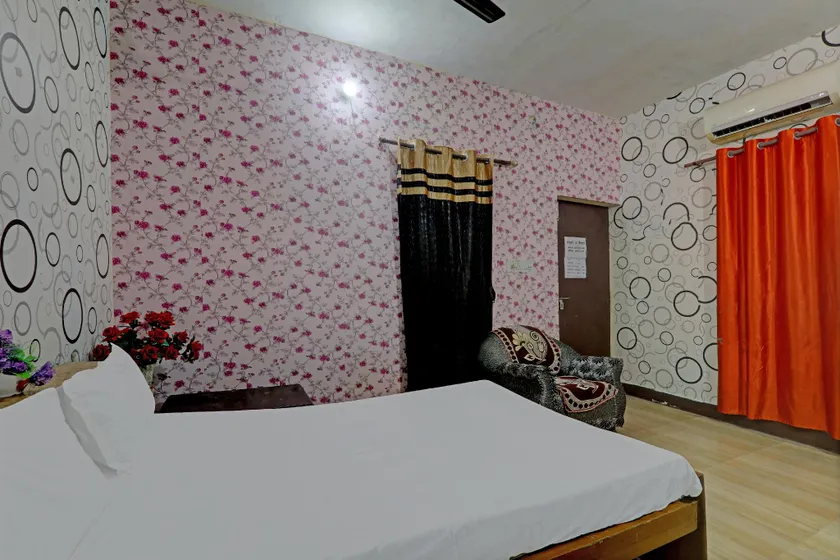 Hotel O The Home - Image 1