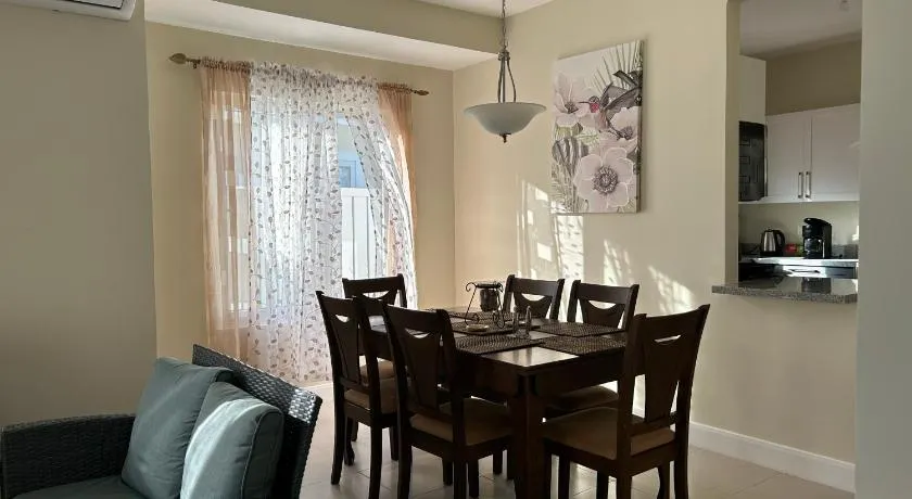 Seamist villa @Oceanpointe Lucea comfy 2BR w/pool gym & parking - Image 1