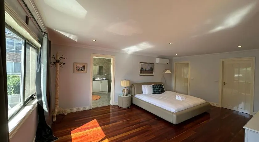 Shine House - Image 1