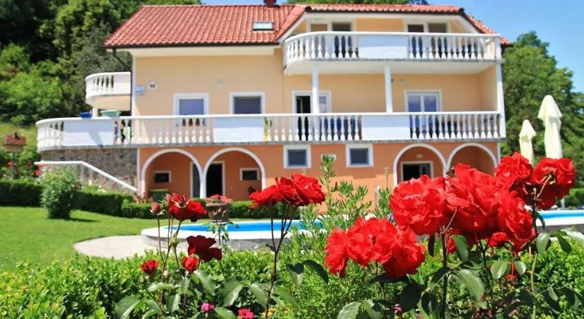 Apartmaji in sobe Kocjančič - Image 1