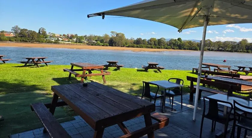 Moruya Waterfront Hotel Motel - Image 1