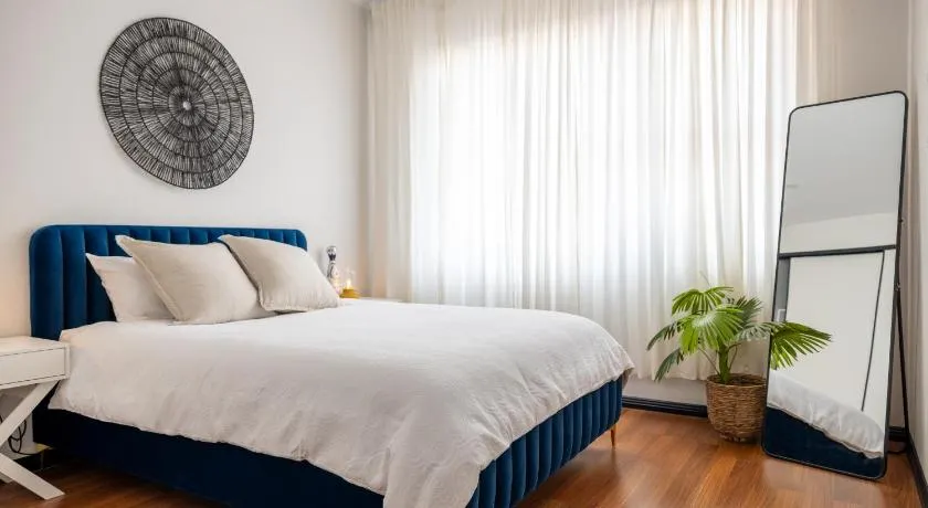 2 bedroom Apartment in Ashfield, 200m to train station,Free Parking - Image 1