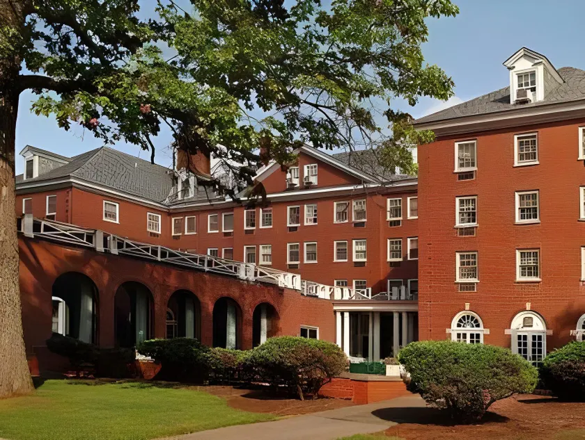 Gideon Putnam Resort & Spa - Image 1