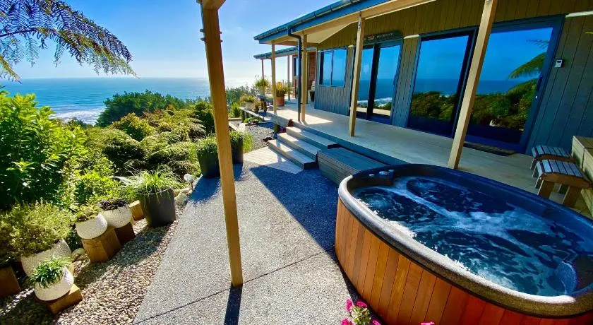 Tasman Sea Retreat - Image 1