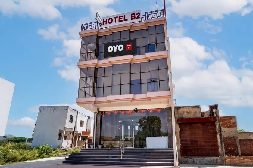HOTEL O B2 - Image 1