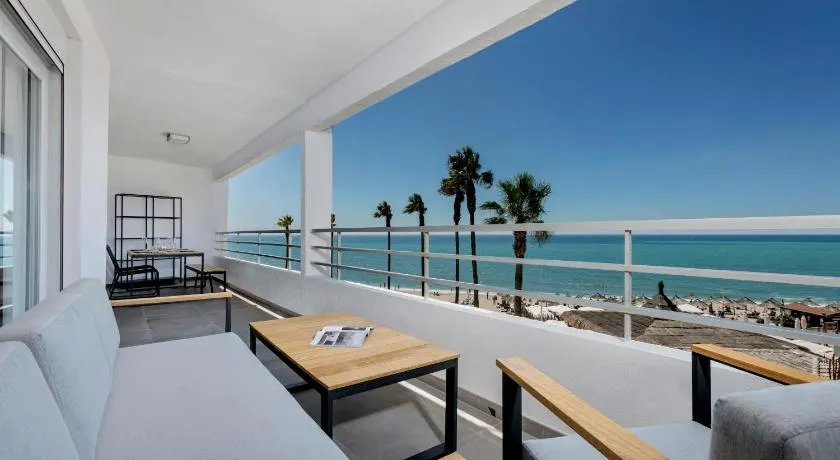 Luna Beach - Image 1
