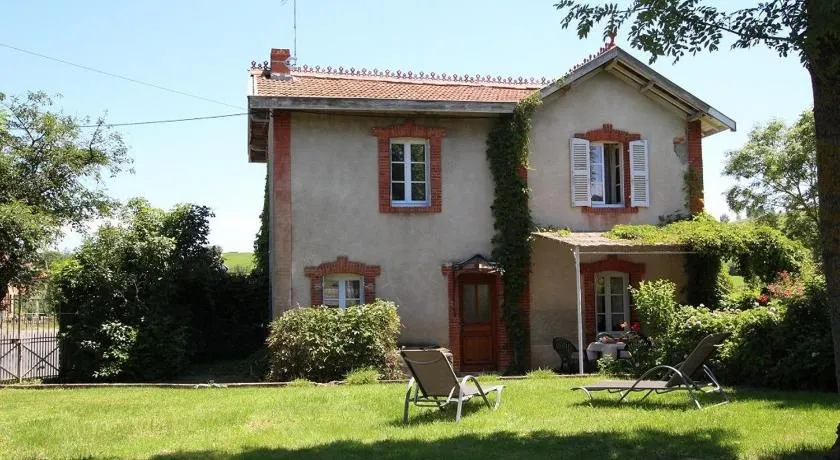 Maison de charme avec grand parc pour des vacances en famille au cœur de l'Auvergne - Image 1