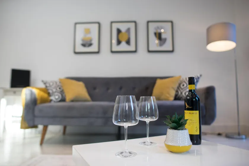 Luxury Cambridge City Apartment + FREE PARKING - Image 1
