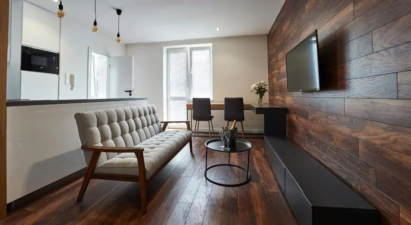 Beautiful apartment near the city center - Image 1