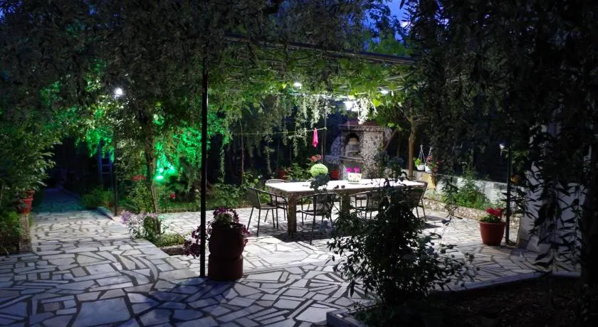 Garden Guesthouse - Image 1