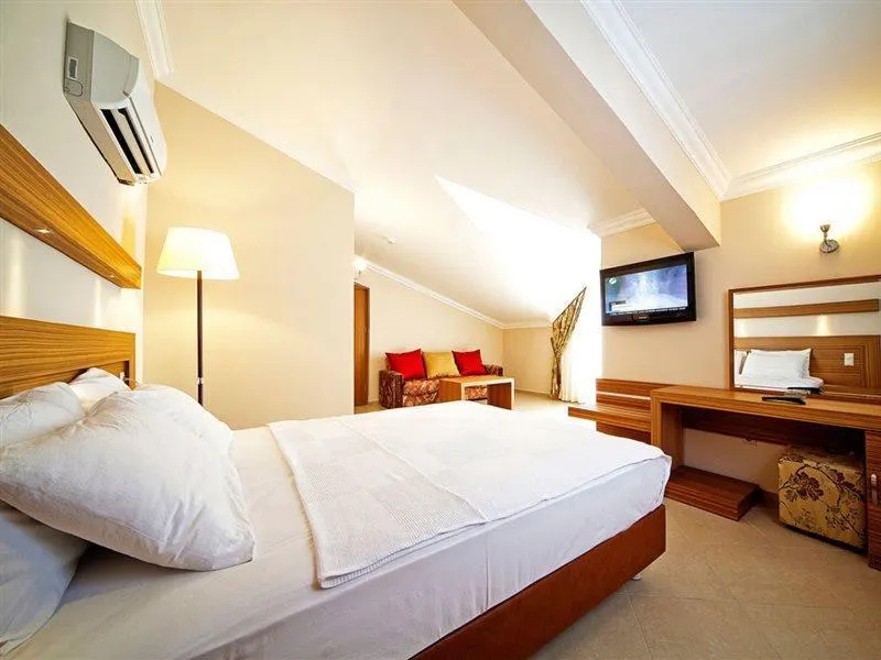 Laberna Hotel - Image 1