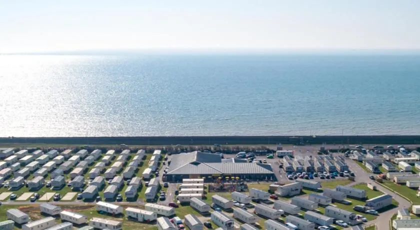 2 Bedroom Caravan, New Beach Holiday Park - Image 1