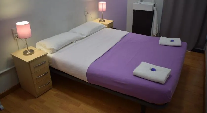 Hostal MiMi Las Ramblas - Image 1