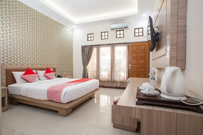 Bromo View Hotel - Image 1