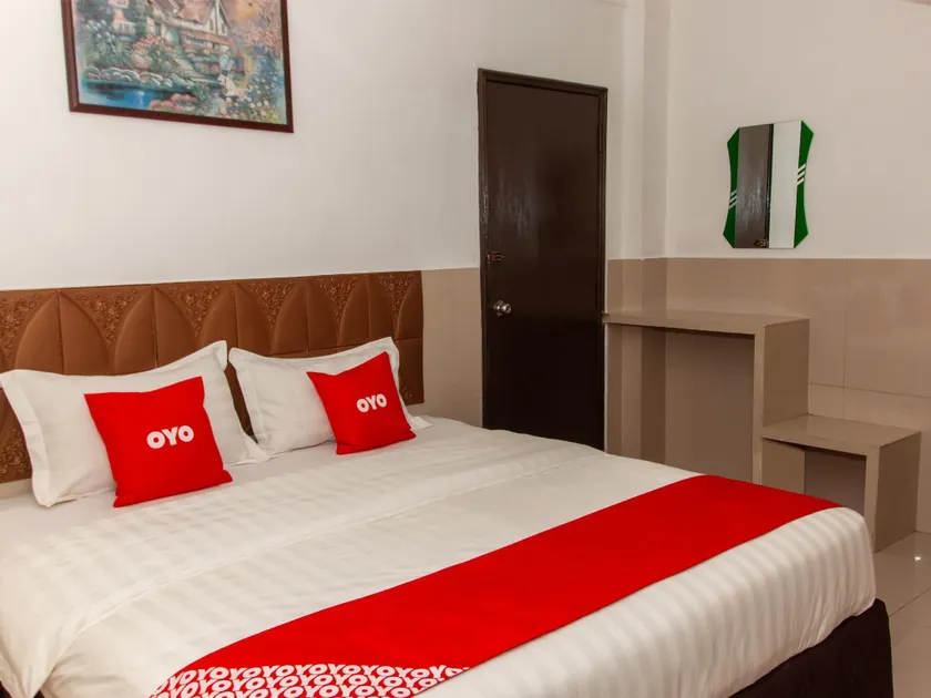 OYO 89851 Leila Hotel - Image 1