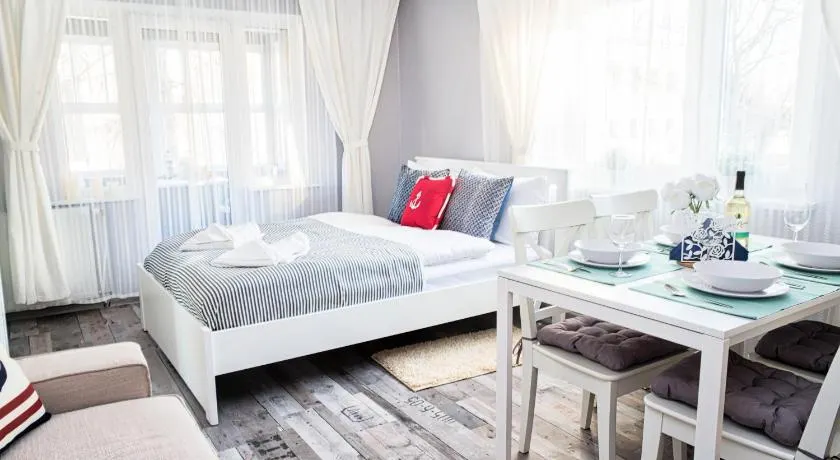 Morning Star Apartments - Image 1