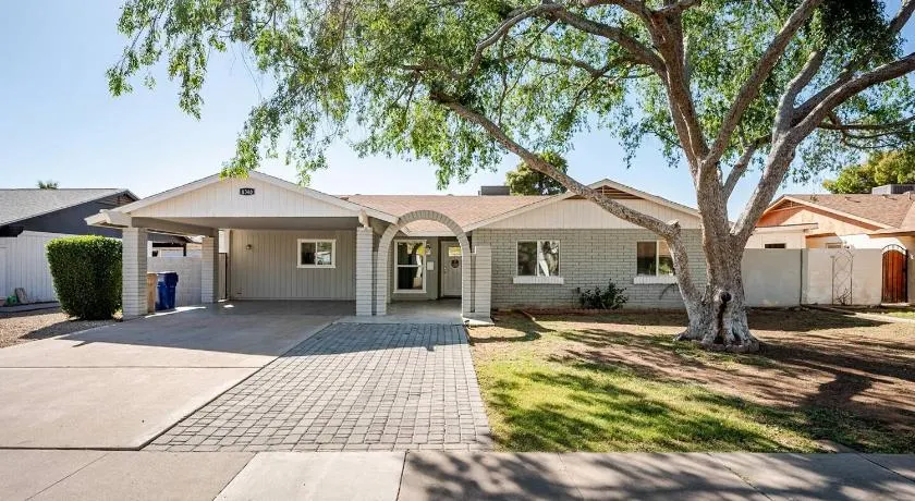 Exclusive Residence in Glendale - Image 1